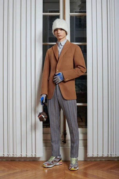 Look 7